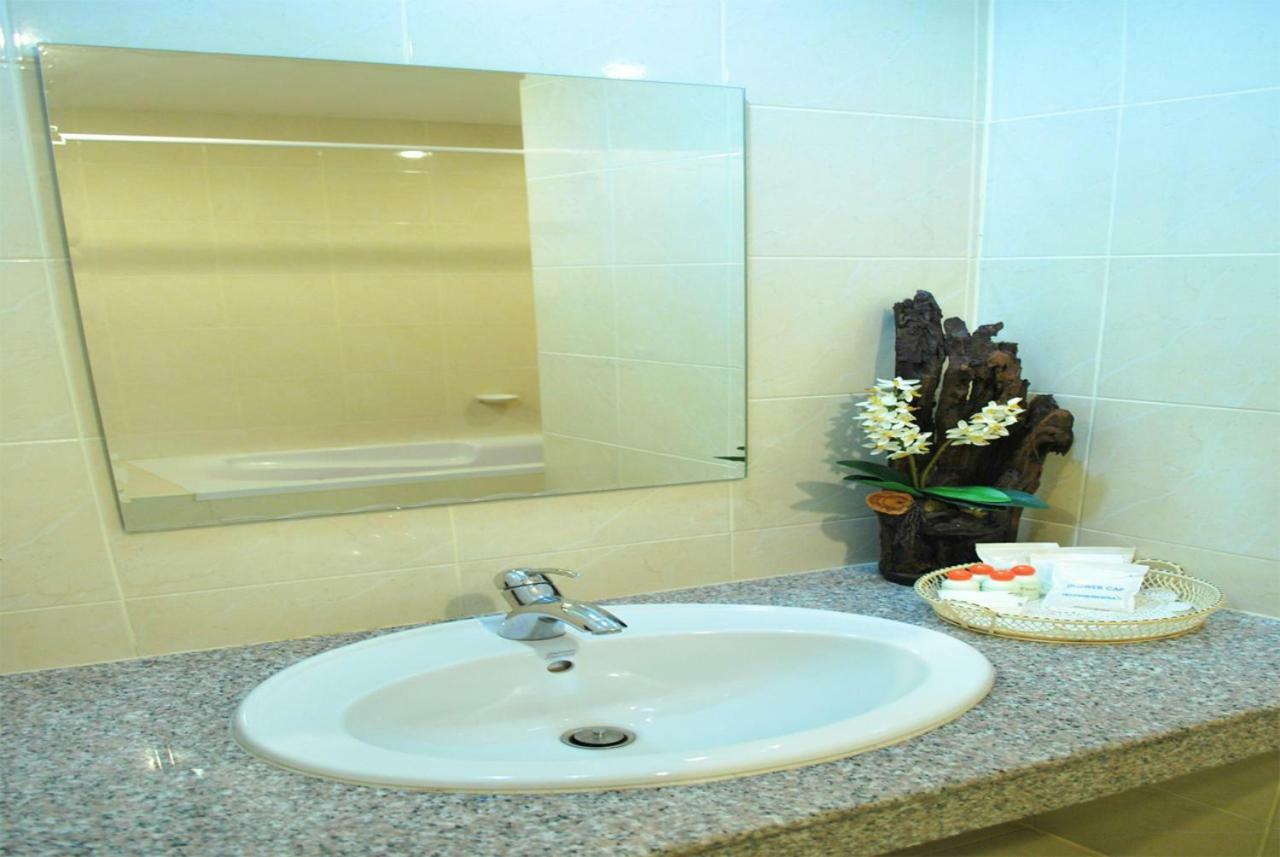 Win Place Hotel Chiang Mai Luaran gambar